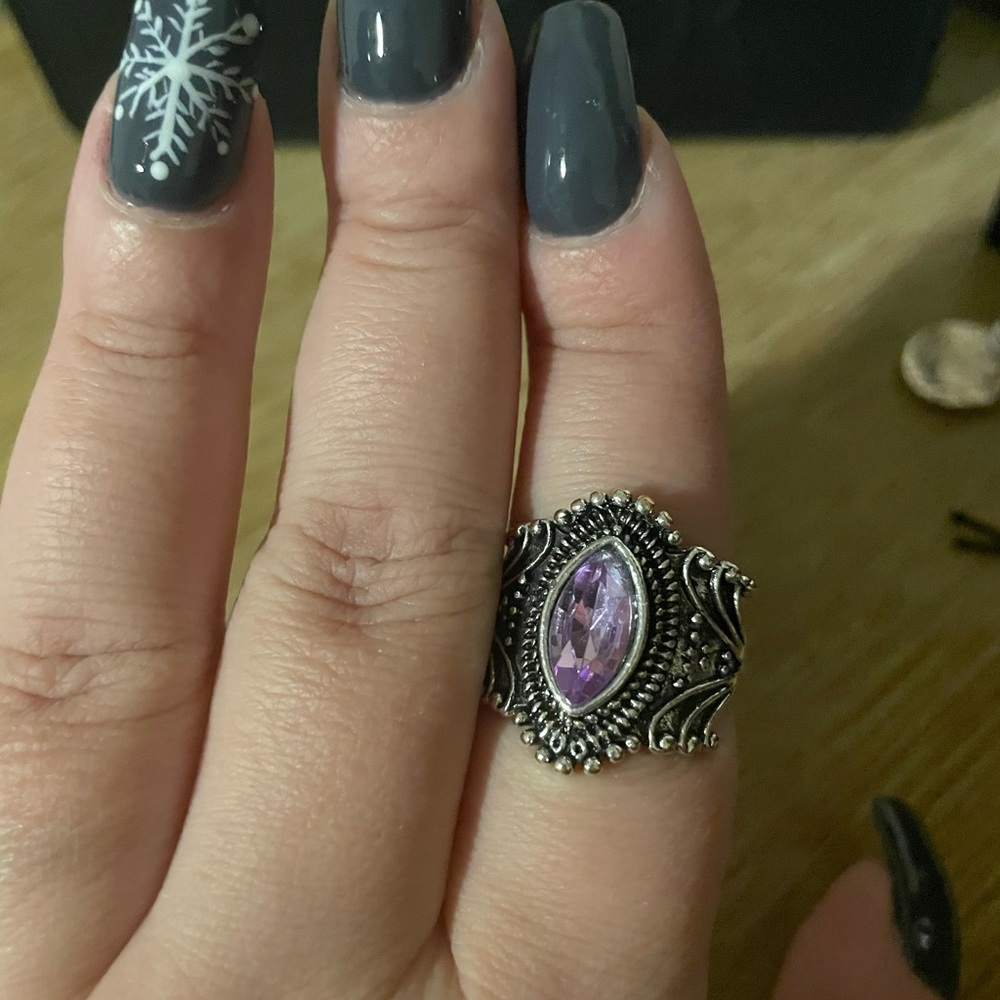 Jewelry - Picture 6 of 7